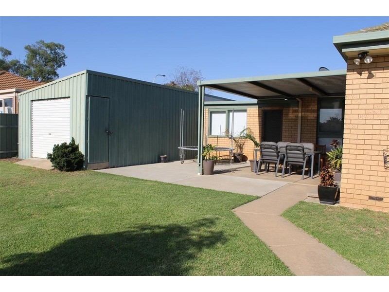 1 Goborra Street, Glenfield Park NSW 2650