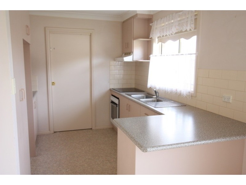 1/2 Bamarook Crescent, Wagga Wagga NSW 2650