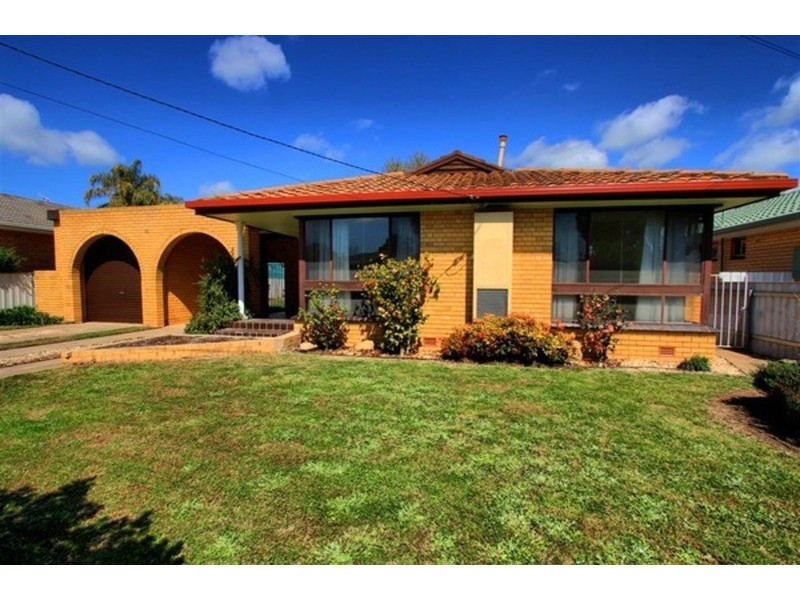 30 Geneva  Crescent, Wagga Wagga NSW 2650