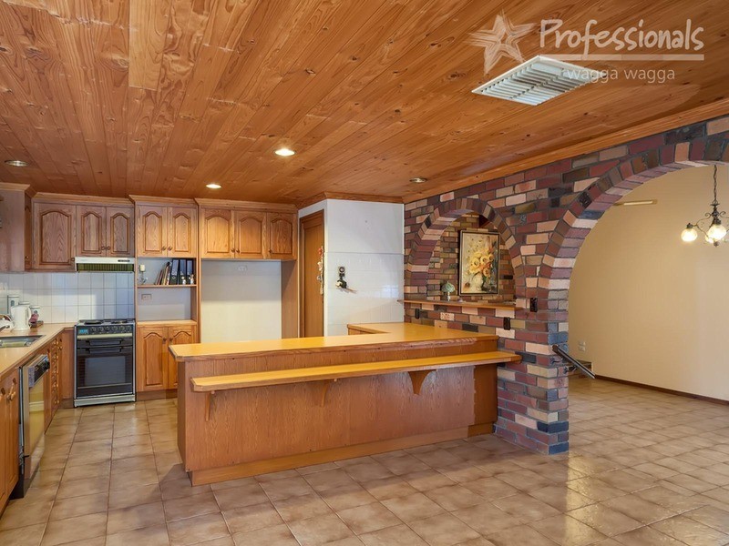 110 The Esplanade, Wagga Wagga NSW 2650