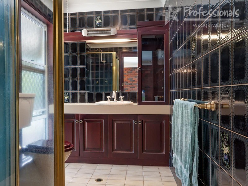 110 The Esplanade, Wagga Wagga NSW 2650