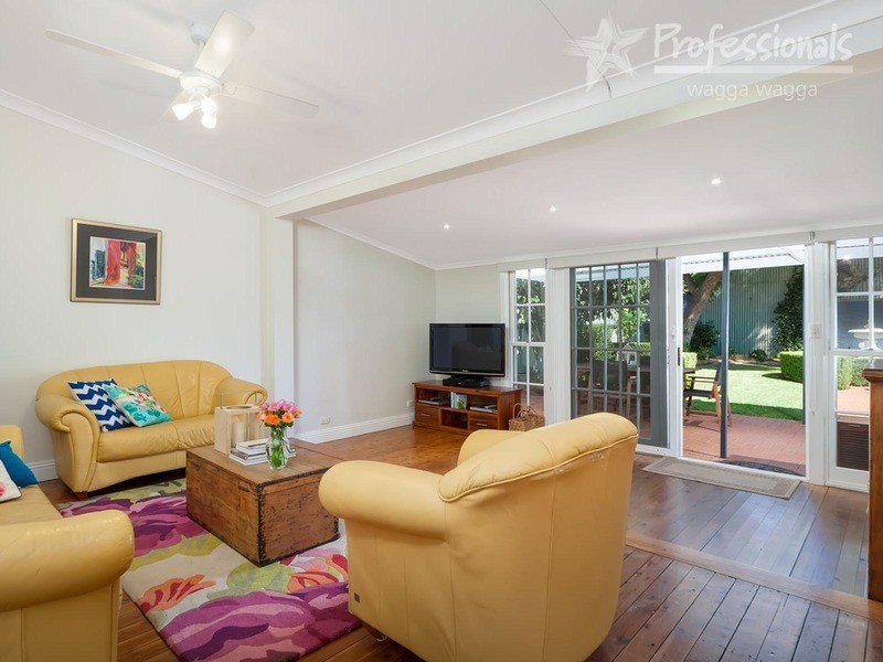 24 Oates Avenue, Wagga Wagga NSW 2650