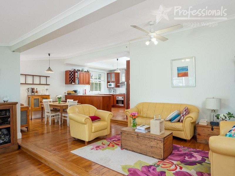 24 Oates Avenue, Wagga Wagga NSW 2650