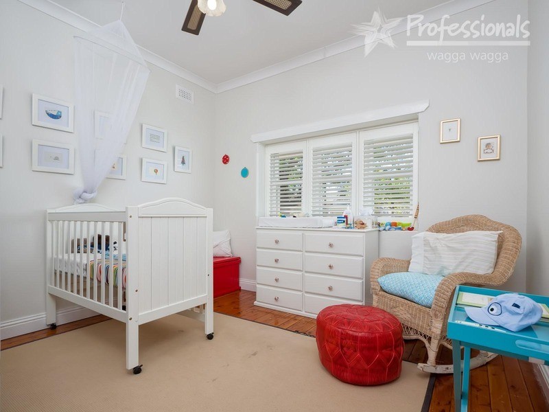 24 Oates Avenue, Wagga Wagga NSW 2650