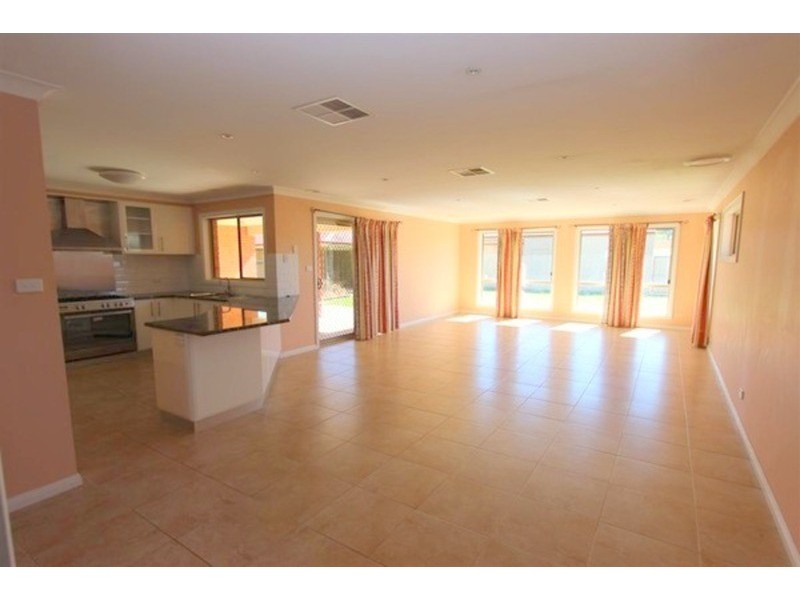 10 Peppermint Drive, Wagga Wagga NSW 2650