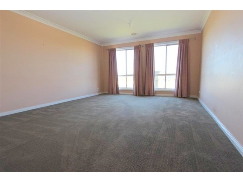 10 Peppermint Drive, Wagga Wagga NSW 2650