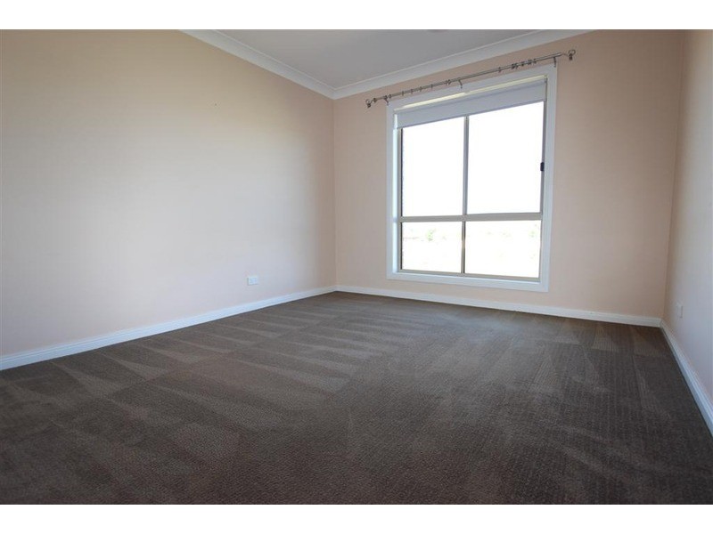 10 Peppermint Drive, Wagga Wagga NSW 2650