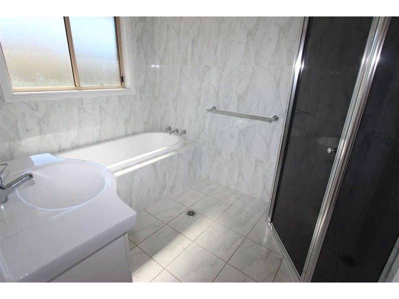 10 Peppermint Drive, Wagga Wagga NSW 2650