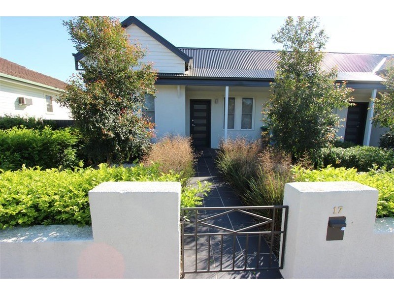 17 Darlow  Street, Wagga Wagga NSW 2650