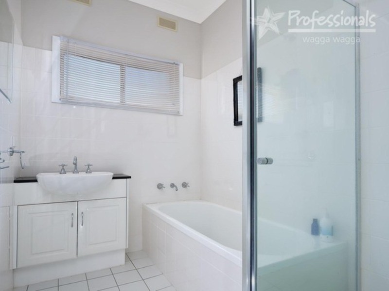 10 Coogan Street, Wagga Wagga NSW 2650