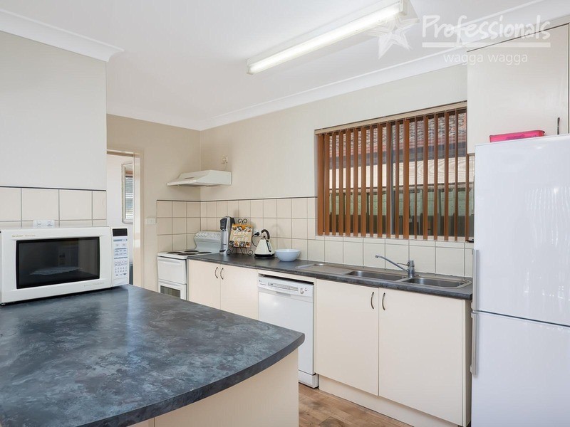 294 Bourke  Street, Tolland NSW 2650