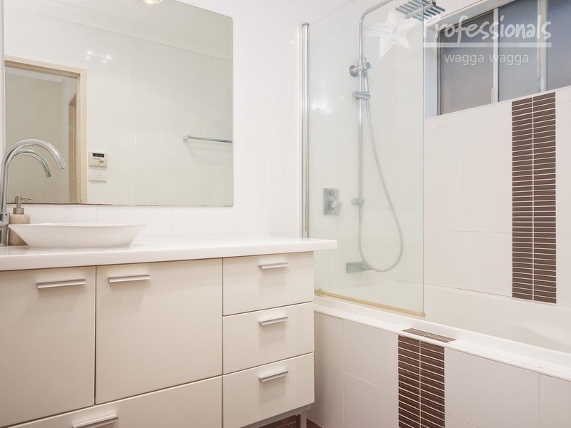 294 Bourke  Street, Tolland NSW 2650