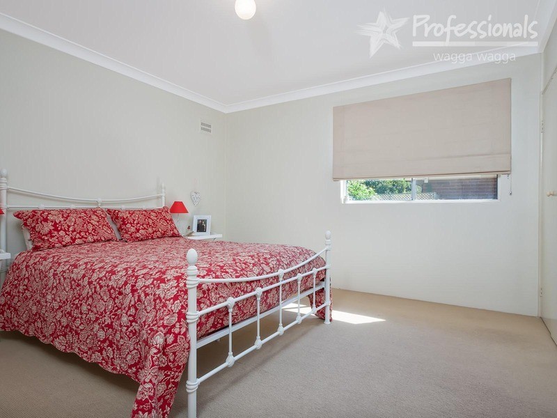 294 Bourke  Street, Tolland NSW 2650