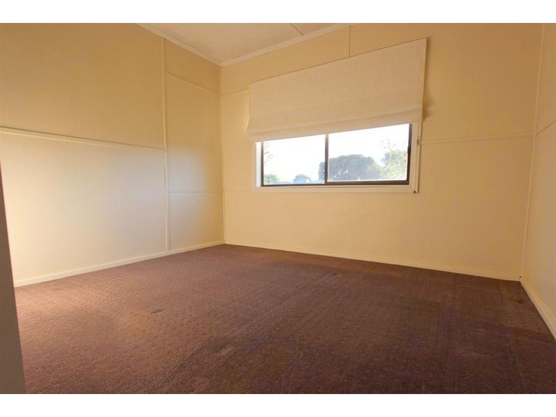 63 Main Street, Lake Albert NSW 2650