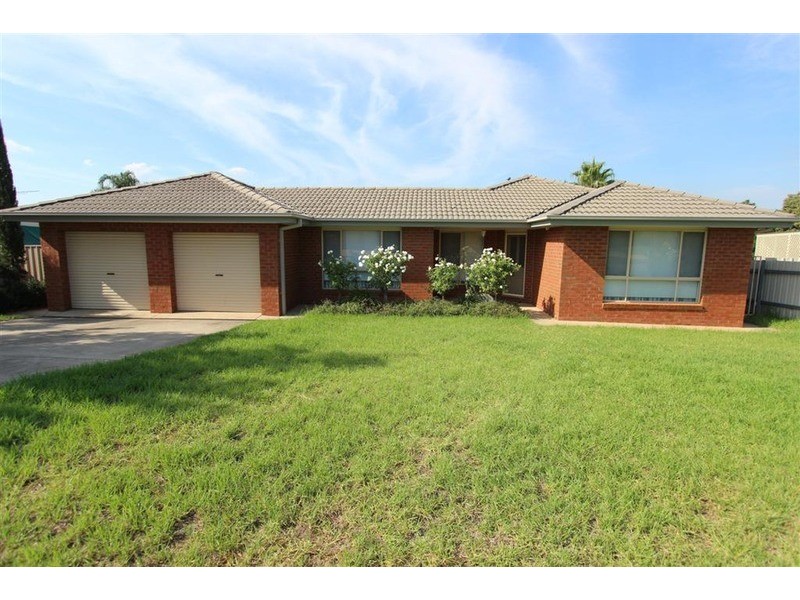 40 Nunkeri Street, Glenfield Park NSW 2650