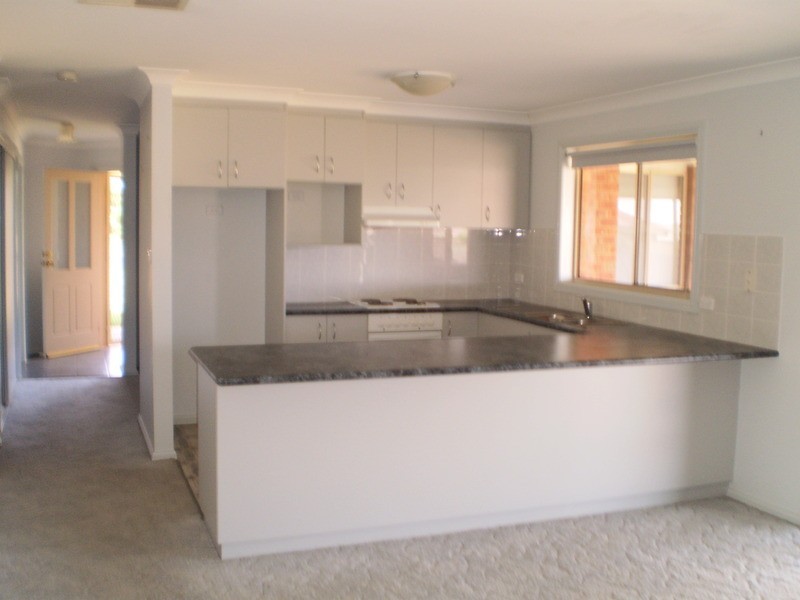 40 Nunkeri Street, Glenfield Park NSW 2650