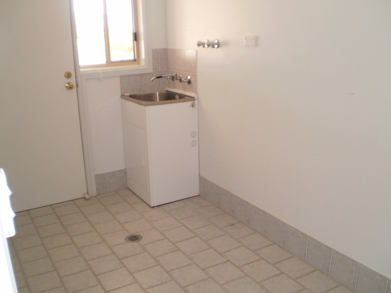 40 Nunkeri Street, Glenfield Park NSW 2650