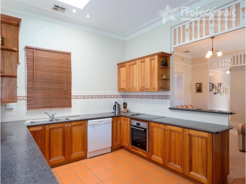 37 Thorne Street, Wagga Wagga NSW 2650