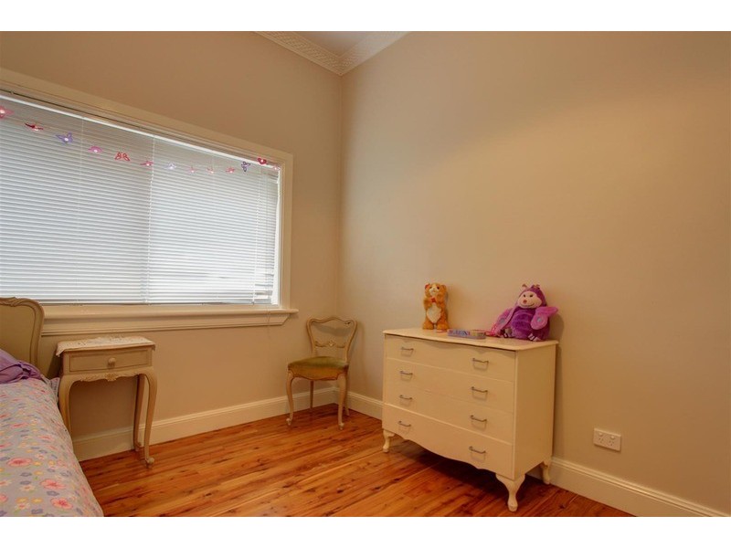 82 Hampden Avenue, North Wagga Wagga NSW 2650