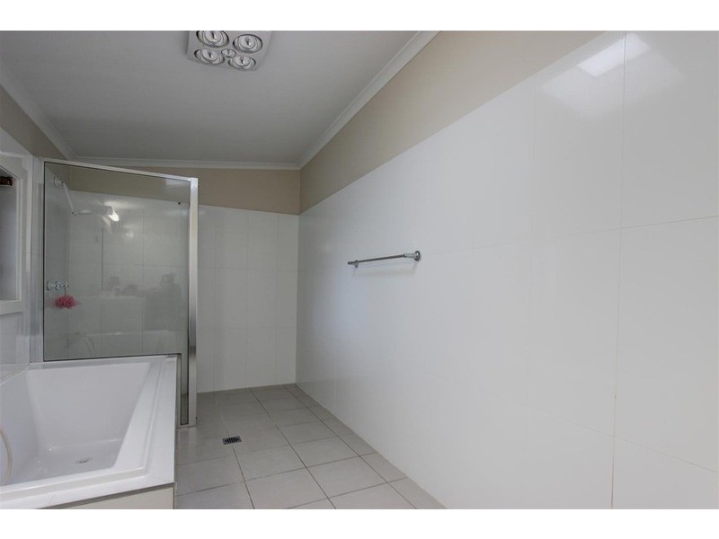 82 Hampden Avenue, North Wagga Wagga NSW 2650