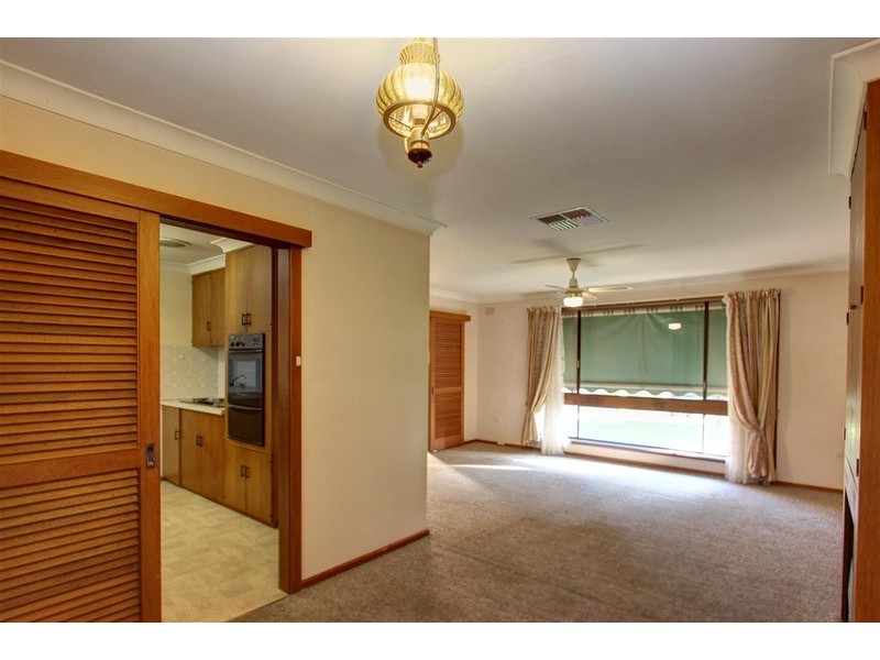 4 Fraser Street, Mount Austin NSW 2650