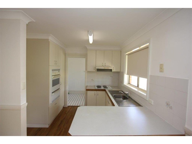 2/8 Malebo Place, Wagga Wagga NSW 2650