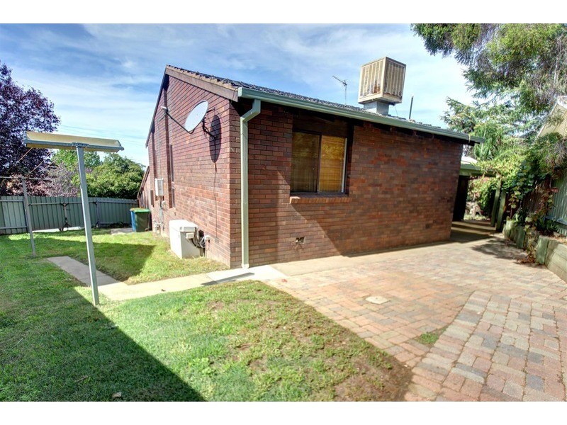 77 Stanley Street, Kooringal NSW 2650