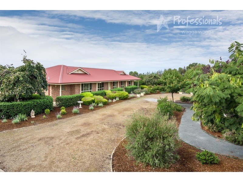 8 Ironbark Place, Springvale NSW 2650