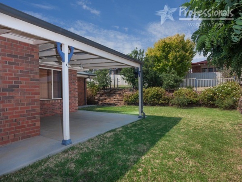 42 Bourkelands Drive, Wagga Wagga NSW 2650