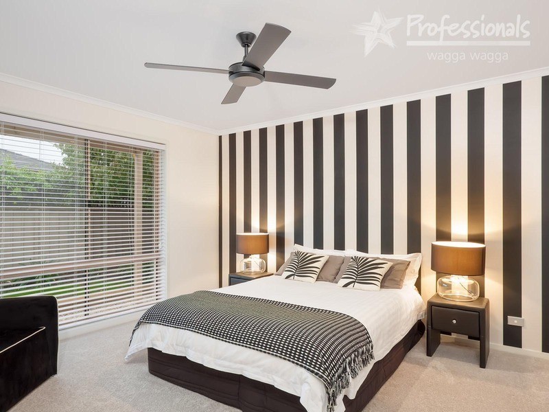 1 Clipper  Way, Estella NSW 2650