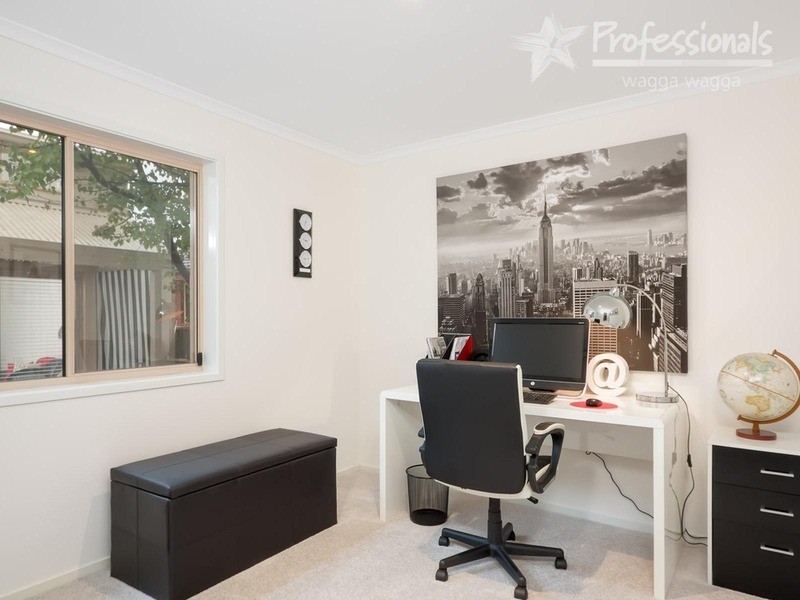 1 Clipper  Way, Estella NSW 2650