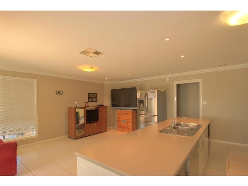 62 Mima Street, Glenfield Park NSW 2650