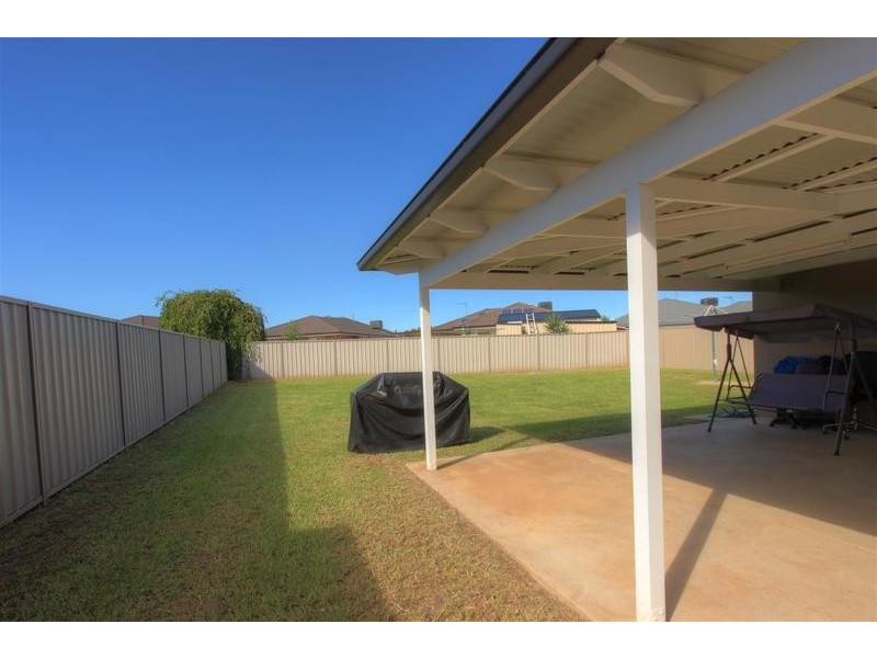 62 Mima Street, Glenfield Park NSW 2650