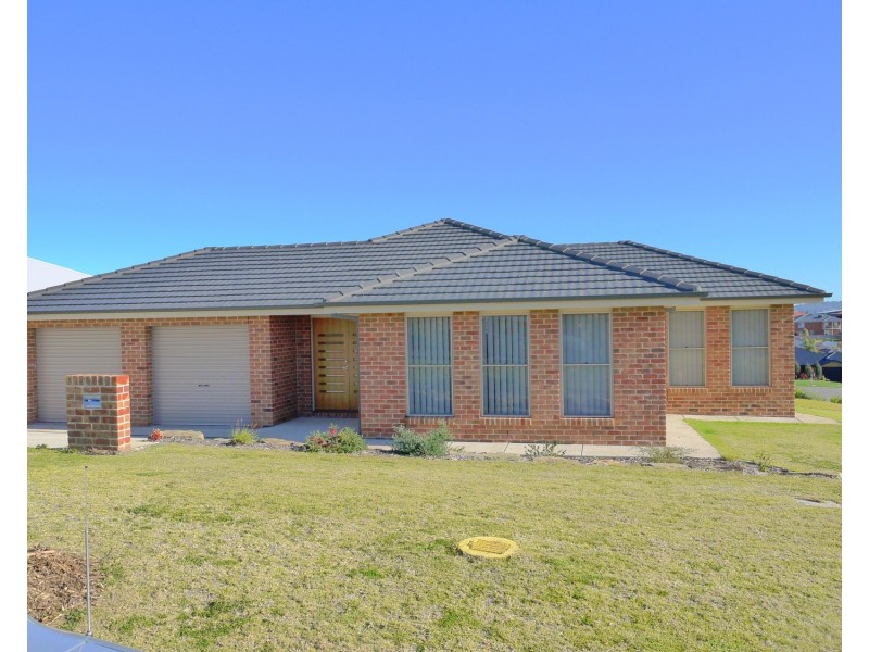 72 Kaloona Drive, Bourkelands NSW 2650