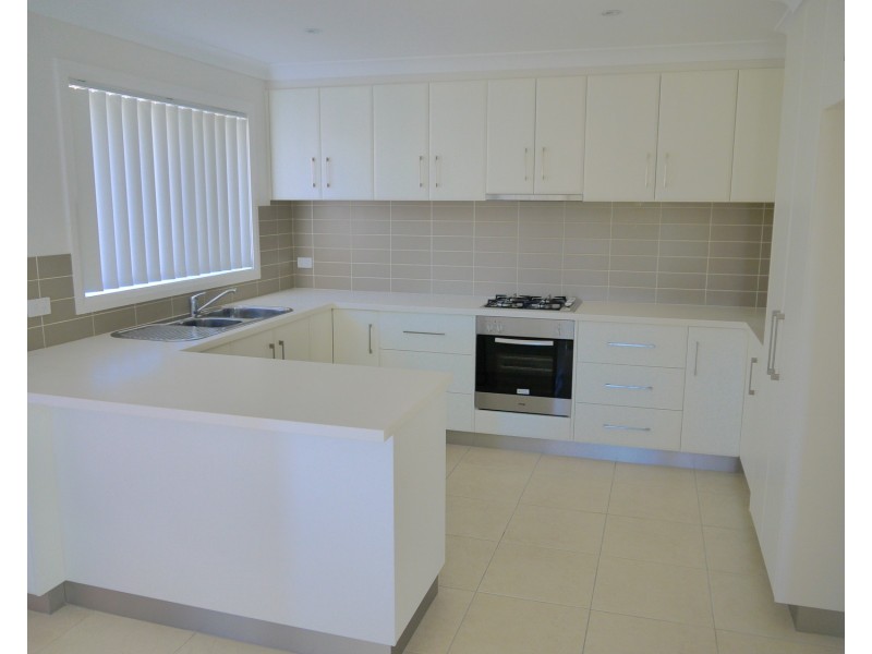 72 Kaloona Drive, Bourkelands NSW 2650