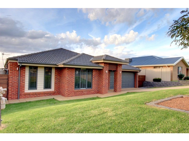 46 Deakin Avenue, Lloyd NSW 2650