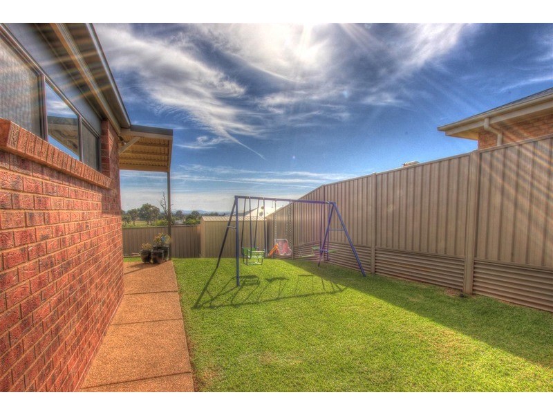 46 Deakin Avenue, Lloyd NSW 2650