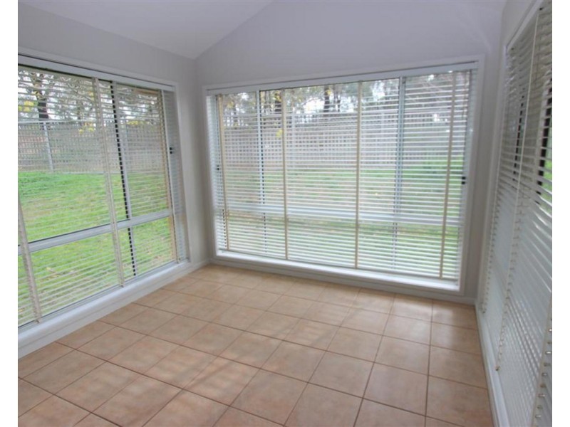 5 Cooba Place, Estella NSW 2650