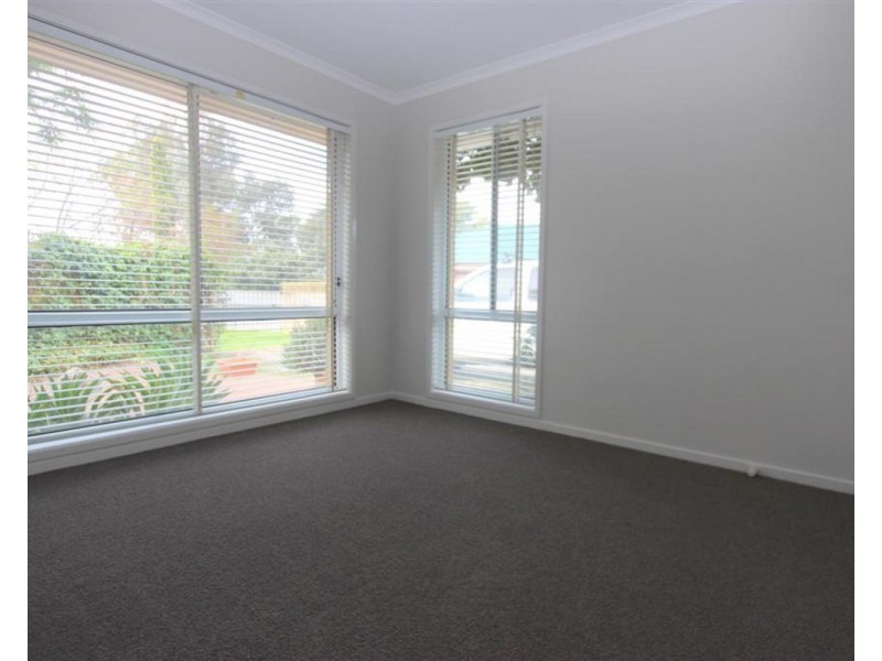 5 Cooba Place, Estella NSW 2650