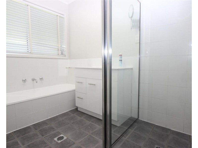 5 Cooba Place, Estella NSW 2650