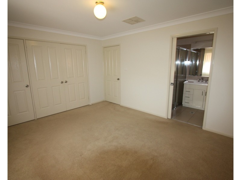 59 Grinton Avenue, Wagga Wagga NSW 2650