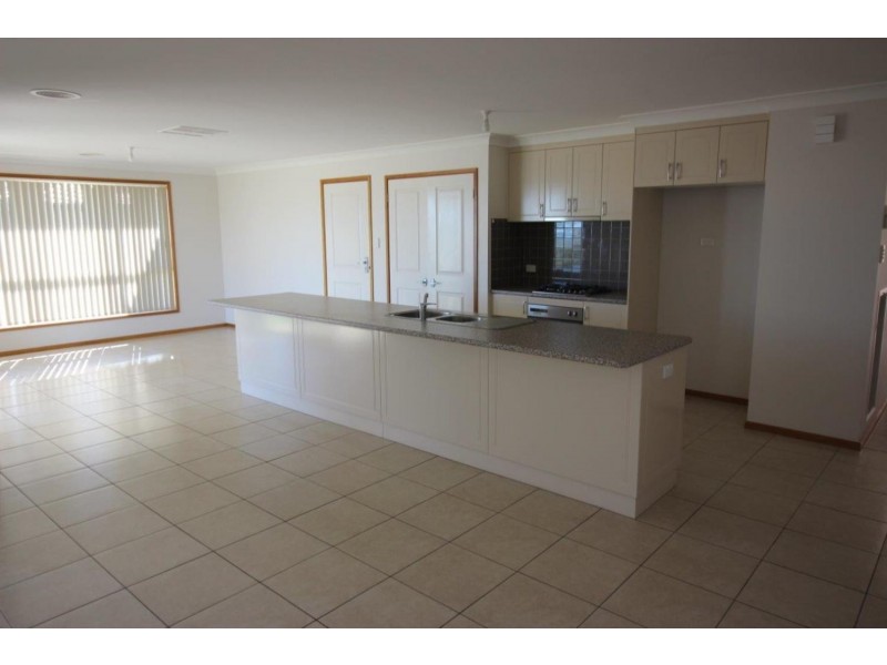 148 Brooklyn Drive, Wagga Wagga NSW 2650