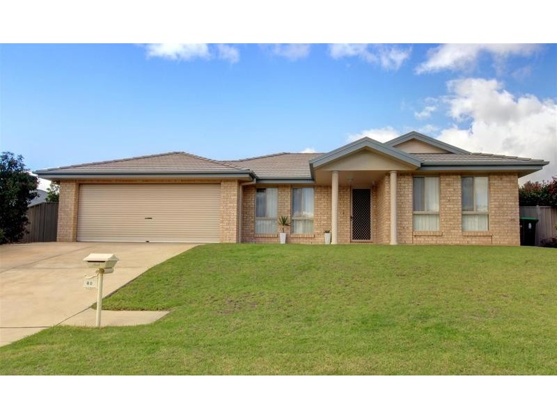 40 Bedervale Street, Bourkelands NSW 2650