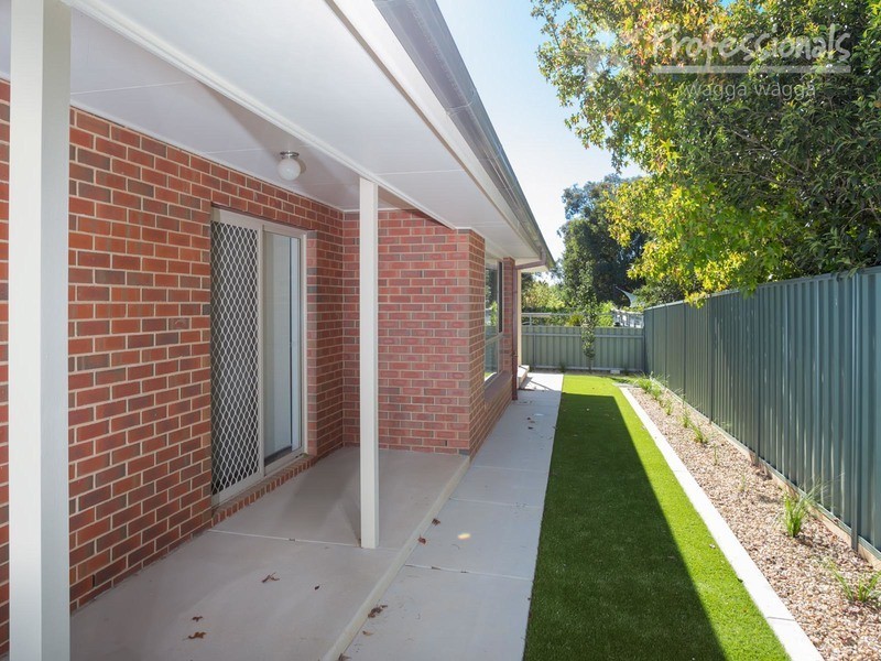 2/63 Bourke Street, Turvey Park NSW 2650