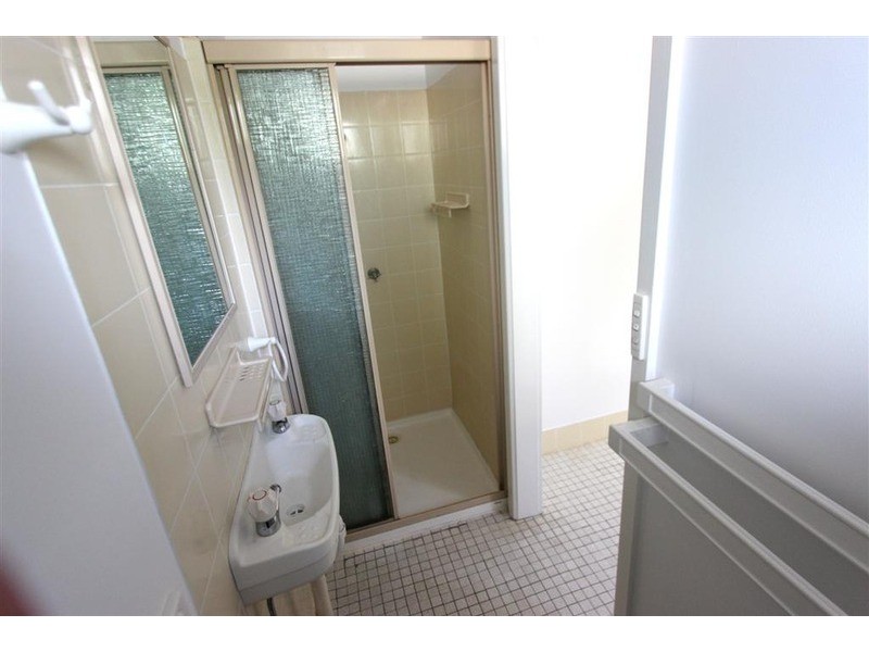 2/18 Magnolia Parade, Lake Albert NSW 2650