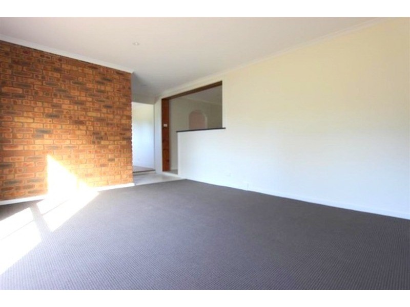 16 Simpson Avenue, Forest Hill NSW 2651