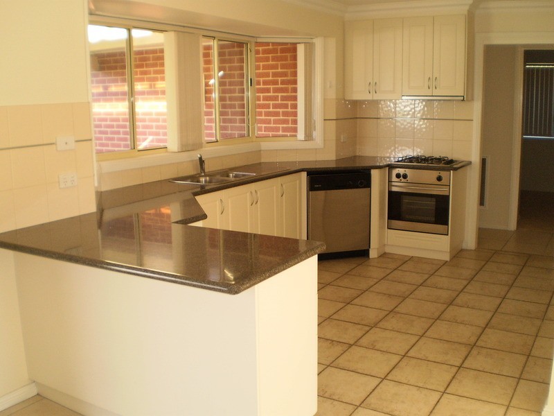 3/21 Yentoo Drive, Glenfield Park NSW 2650