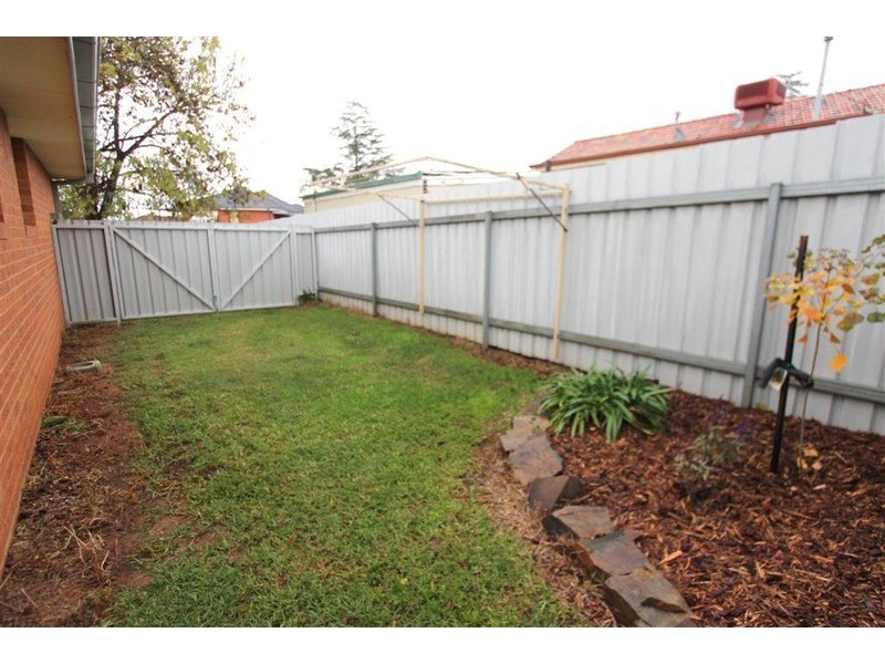 1A Cochrane Street, Kooringal NSW 2650