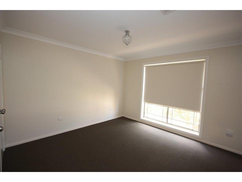 2/8 Malebo Place, Wagga Wagga NSW 2650