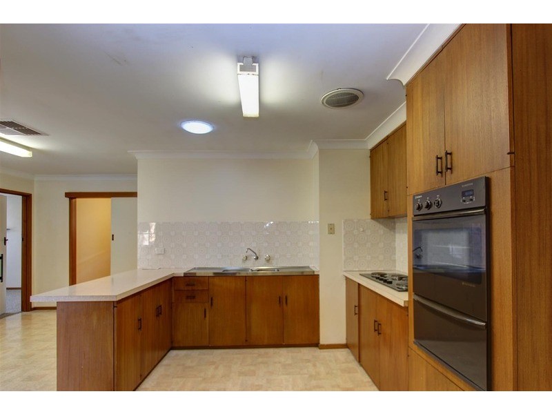 4 Fraser Street, Mount Austin NSW 2650